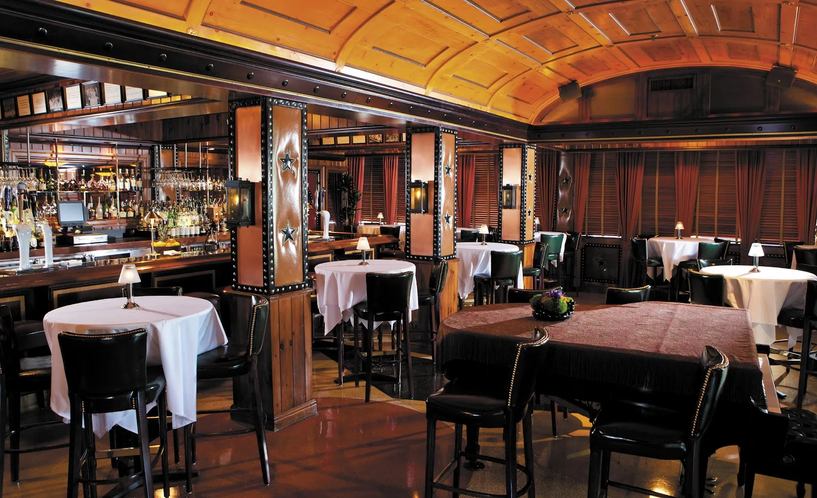 An upscale dining room at Pappas Bros Steakhouse